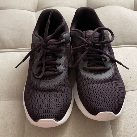 Nike Running Shoes - Picture 1 of 5